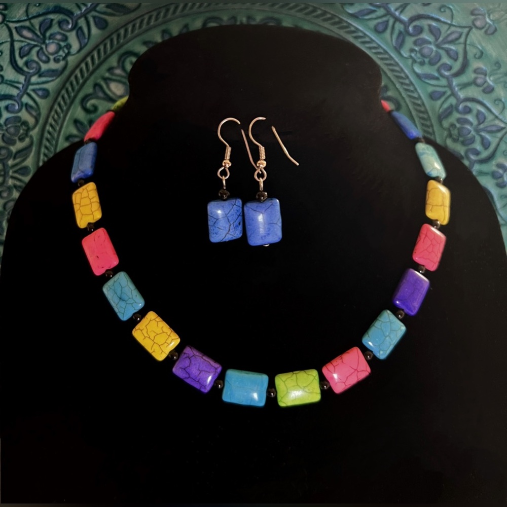 Colorful Glass Crackle Beaded Necklace w/Matching Earrings